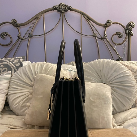 SOLD NWT Michael Kors Mercer Pebbled Crossbody - Picture 8 of 10